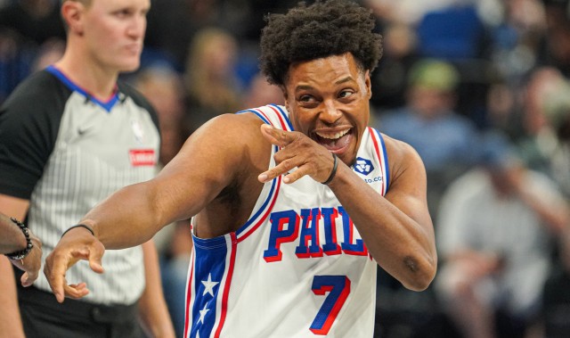 开云下载-荣誉性登场！洛瑞多伦多故地重游 打了2分钟3投0中&amp;全部数据为零