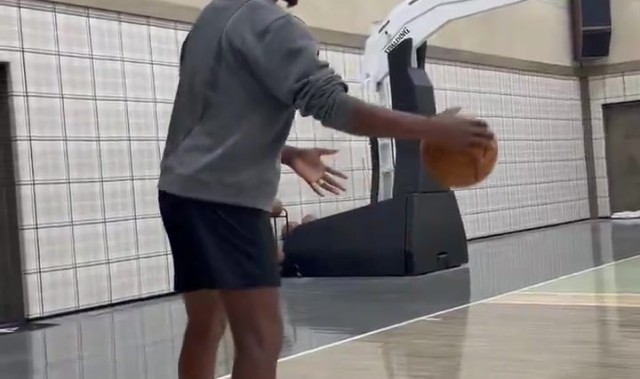 开云网站-恢复得这么好啊！受伤不足三个月 巴特勒已经开始试射三分了