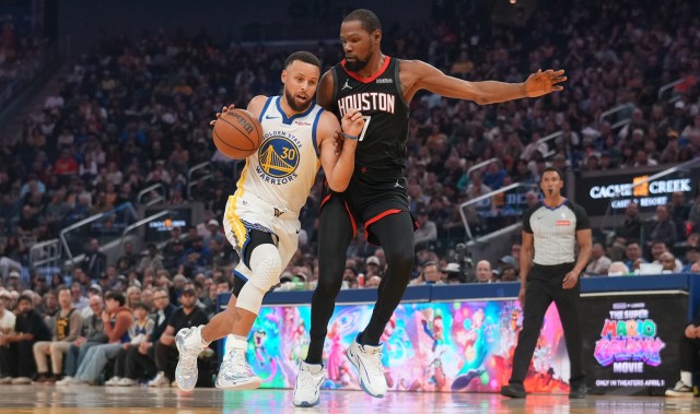 开云网站-虽败犹荣！库里复出个人秀点燃全场 边角料+库里=创造奇迹可能性